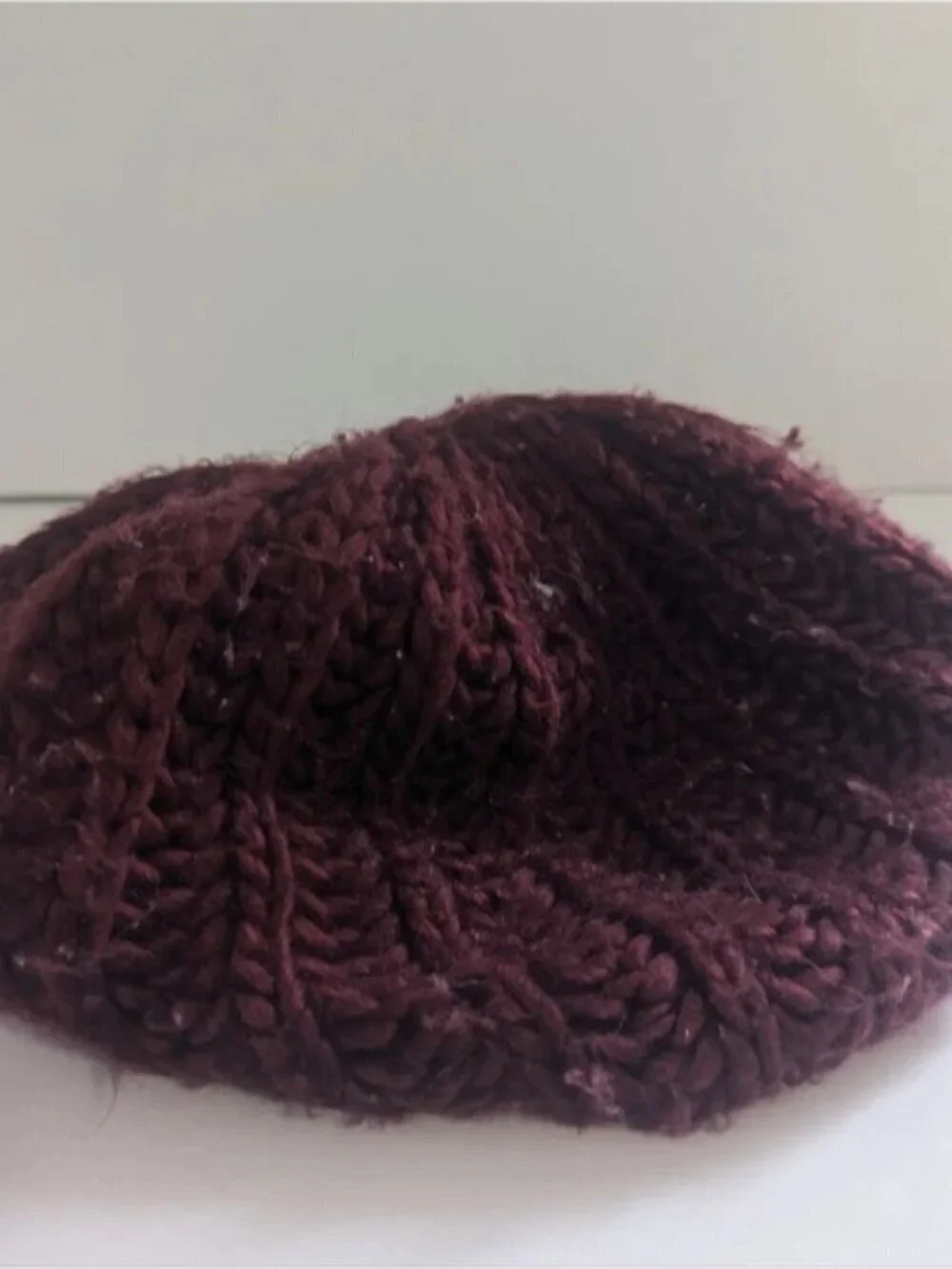 N/A burgundy knitted